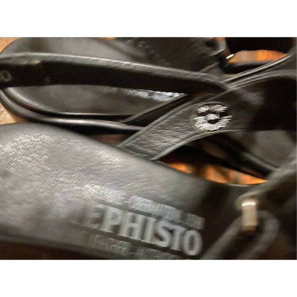 Mephisto black Womens halinka sandal, size 40 EU, size 9 W preloved - Picture 6 of 12